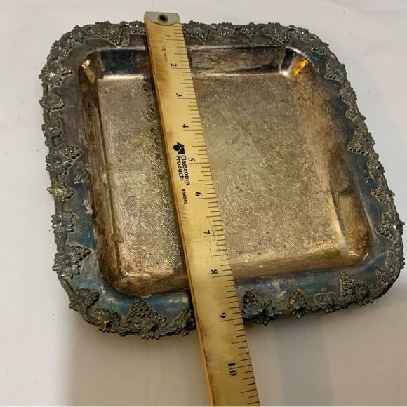 Vintage WM A Rogers Old English Reproduction tray 6164 - Picture 6 of 7